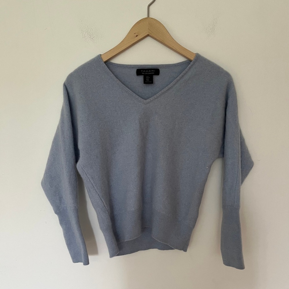 Tahari Cashmere Sweater Womens Large Light Blue V-Neck 2-Ply Knit Pullover